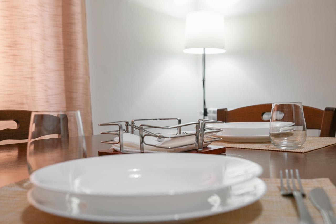 Seaside Apartament Near The Beach 민투르노 외부 사진